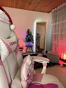 Snapshot of Violetta_kim1 chatting on 12.14.24 Violetta kim1 online show from 12.14.24