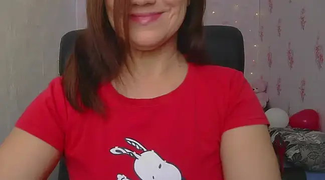 Snapshot of KittyyLaBeauty chatting on 02.12.25 KittyyLaBeauty online show from 02.12.25