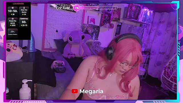 Snapshot of MegariaB chatting on 02.04.25 MegariaB online show from 02.04.25