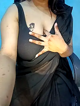 Snapshot of Dayna-36 chatting on 12.26.24 Dayna-36 online show from 12.26.24