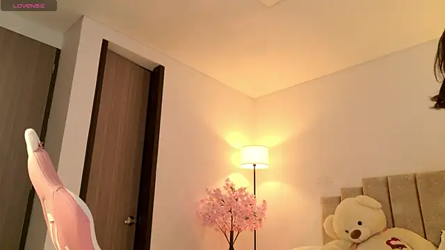 Snapshot of KaylaCollinsX chatting on 09.10.25 KaylaCollinsX online show from 09.10.25