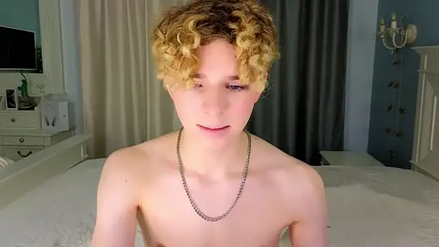 Snapshot of Kudi_Minnt chatting on 01.17.25 Kudi Minnt online show from 01.17.25