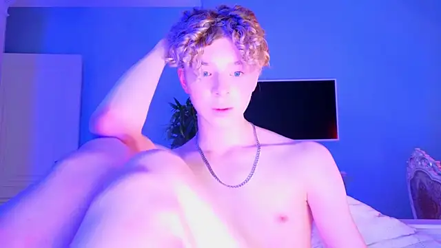 Snapshot of Kudi_Minnt chatting on 02.03.25 Kudi Minnt online show from 02.03.25