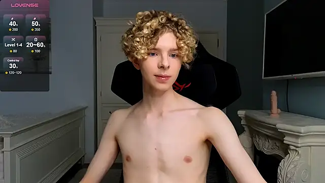 Snapshot of Kudi_Minnt chatting on 10.11.25 Kudi Minnt online show from 10.11.25