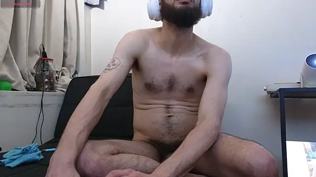 Snapshot of pantslesstraveler_plt chatting on 12.31.24 pantslesstraveler plt online show from 12.31.24