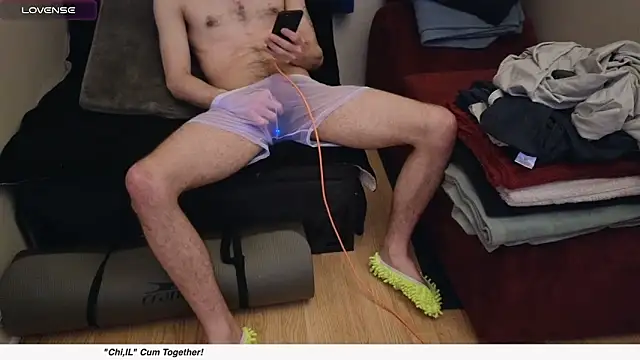 Snapshot of pantslesstraveler_plt chatting on 02.24.25 pantslesstraveler plt online show from 02.24.25