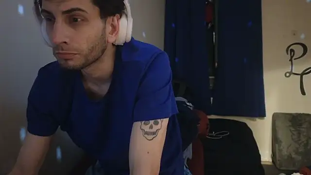 Snapshot of pantslesstraveler_plt chatting on 02.25.25 pantslesstraveler plt online show from 02.25.25