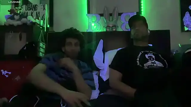 Snapshot of pantslesstraveler_plt chatting on 11.12.25 pantslesstraveler plt online show from 11.12.25