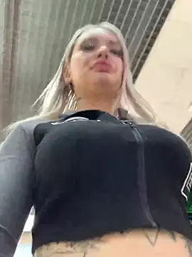 Snapshot of Sextazy chatting on 12.10.24 Sextazy online show from 12.10.24