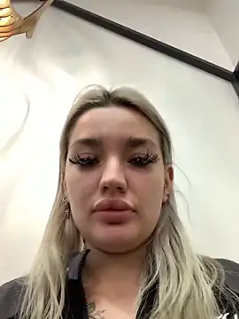 Snapshot of Sextazy chatting on 12.10.24 Sextazy online show from 12.10.24