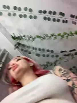 Snapshot of Sextazy chatting on 12.27.24 Sextazy online show from 12.27.24