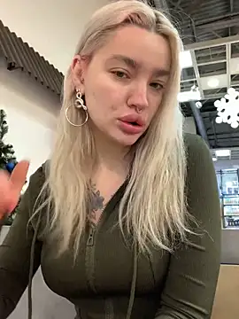 Snapshot of Sextazy chatting on 01.12.25 Sextazy online show from 01.12.25