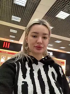 Snapshot of Sextazy chatting on 02.06.25 Sextazy online show from 02.06.25