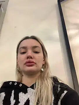 Snapshot of Sextazy chatting on 03.02.25 Sextazy online show from 03.02.25