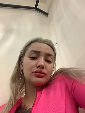 Snapshot of Sextazy chatting on 03.14.25 Sextazy online show from 03.14.25