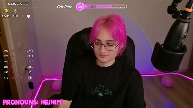 Snapshot of CuteYukiKun chatting on 12.29.24 CuteYukiKun online show from 12.29.24