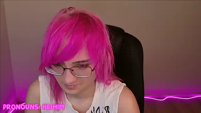 Snapshot of CuteYukiKun chatting on 01.05.25 CuteYukiKun online show from 01.05.25