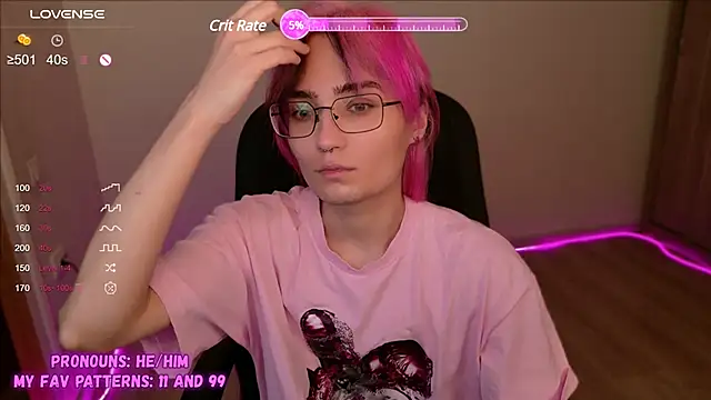 Snapshot of CuteYukiKun chatting on 03.10.25 CuteYukiKun online show from 03.10.25