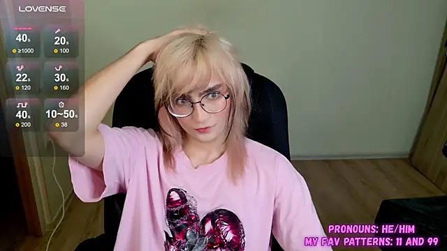 Snapshot of CuteYukiKun chatting on 09.17.25 CuteYukiKun online show from 09.17.25