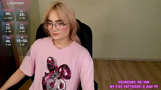 Snapshot of CuteYukiKun chatting on 09.27.25 CuteYukiKun online show from 09.27.25