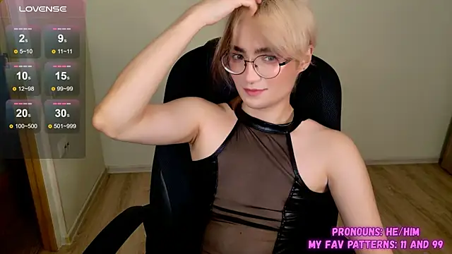 Snapshot of CuteYukiKun chatting on 09.30.25 CuteYukiKun online show from 09.30.25