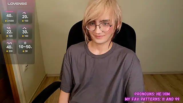 Snapshot of CuteYukiKun chatting on 10.03.25 CuteYukiKun online show from 10.03.25