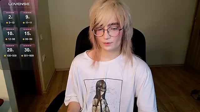 Snapshot of CuteYukiKun chatting on 10.12.25 CuteYukiKun online show from 10.12.25