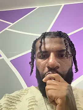 Snapshot of BL4CKBUNY chatting on 10.27.25 BL4CKBUNY online show from 10.27.25