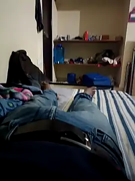 Snapshot of Boy3212 chatting on 12.24.24 Boy3212 online show from 12.24.24