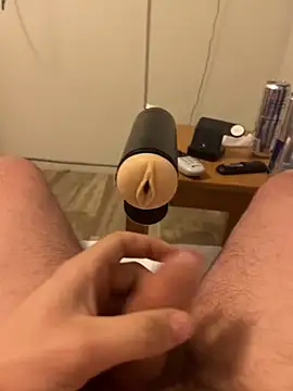 Snapshot of caliguy37 chatting on 02.21.25 caliguy37 online show from 02.21.25