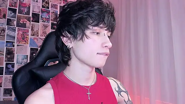 Snapshot of liamelf chatting on 01.05.25 liamelf online show from 01.05.25