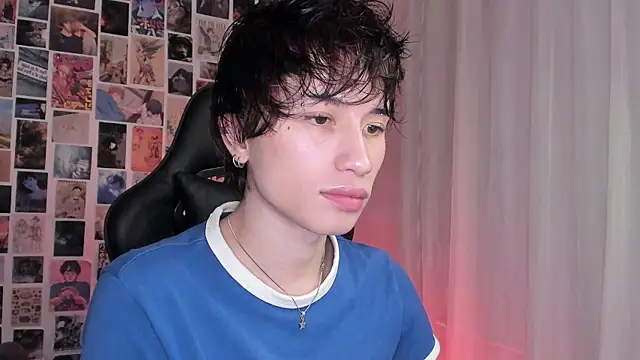 Snapshot of liamelf chatting on 10.31.25 liamelf online show from 10.31.25