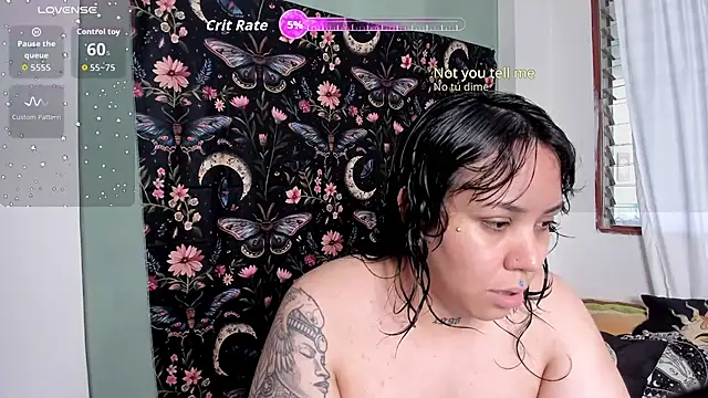 Snapshot of Marinnett11 chatting on 09.12.25 Marinnett11 online show from 09.12.25