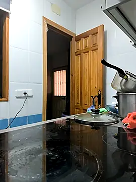 Snapshot of Mistik_red chatting on 09.30.25 Mistik red online show from 09.30.25