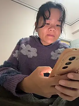 Snapshot of Zhuli11 chatting on 11.10.25 Zhuli11 online show from 11.10.25