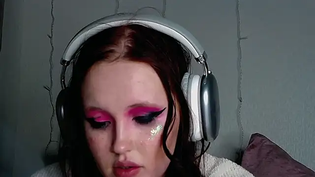 Snapshot of IrinaArt chatting on 01.17.25 IrinaArt online show from 01.17.25