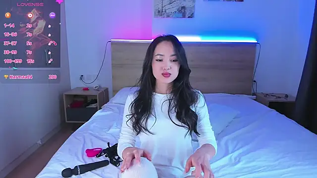 Snapshot of l1lpamp chatting on 12.19.24 l1lpamp online show from 12.19.24