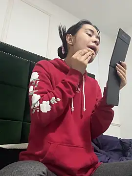 Kim ev online show from 10.17.25