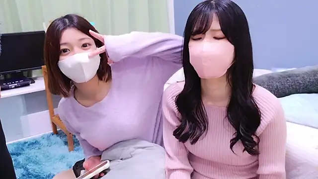 Snapshot of POCARI_SWEAT chatting on 01.04.25 POCARI SWEAT online show from 01.04.25