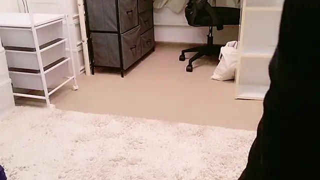 Snapshot of POCARI_SWEAT chatting on 01.30.25 POCARI SWEAT online show from 01.30.25