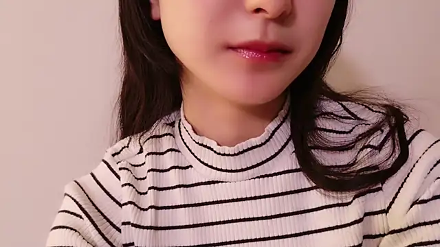 Snapshot of POCARI_SWEAT chatting on 02.01.25 POCARI SWEAT online show from 02.01.25