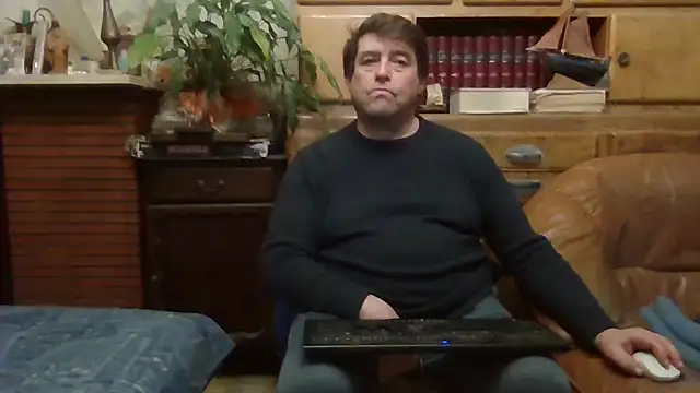 Snapshot of sympatrique chatting on 12.08.24 sympatrique online show from 12.08.24