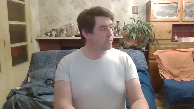 Snapshot of sympatrique chatting on 12.12.24 sympatrique online show from 12.12.24