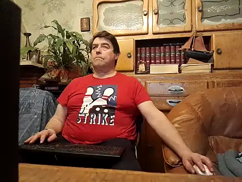 Snapshot of sympatrique chatting on 12.13.24 sympatrique online show from 12.13.24