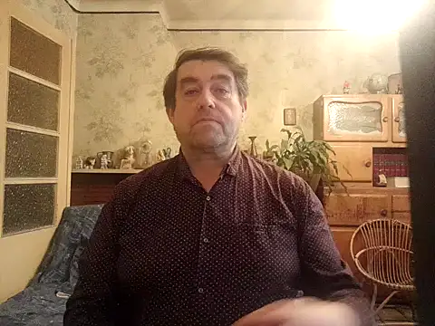 Snapshot of sympatrique chatting on 12.29.24 sympatrique online show from 12.29.24