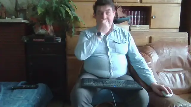 Snapshot of sympatrique chatting on 02.12.25 sympatrique online show from 02.12.25