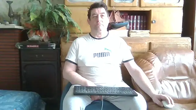 Snapshot of sympatrique chatting on 02.15.25 sympatrique online show from 02.15.25