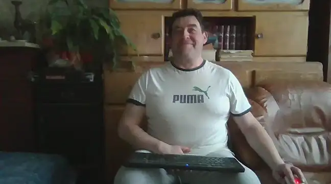 Snapshot of sympatrique chatting on 02.15.25 sympatrique online show from 02.15.25