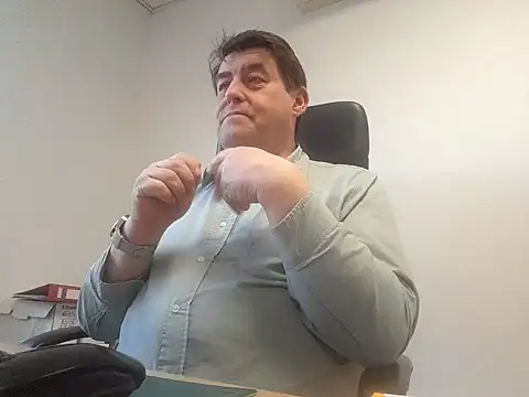 Snapshot of sympatrique chatting on 02.18.25 sympatrique online show from 02.18.25