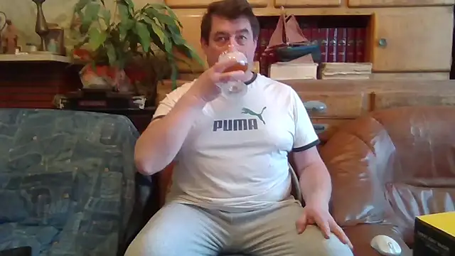 Snapshot of sympatrique chatting on 02.22.25 sympatrique online show from 02.22.25